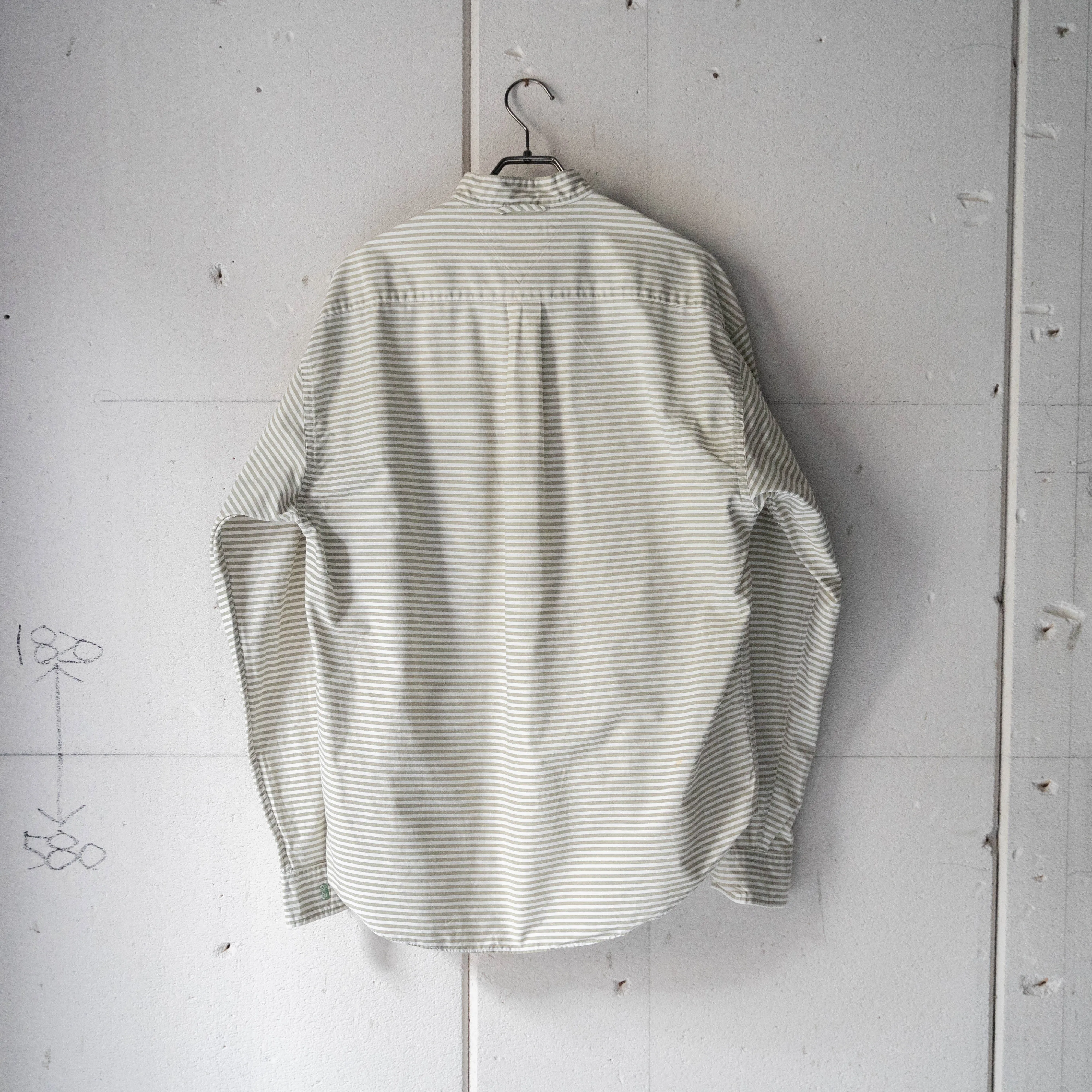 1990s 'TOMMY HILFIGER' collar less border shirt