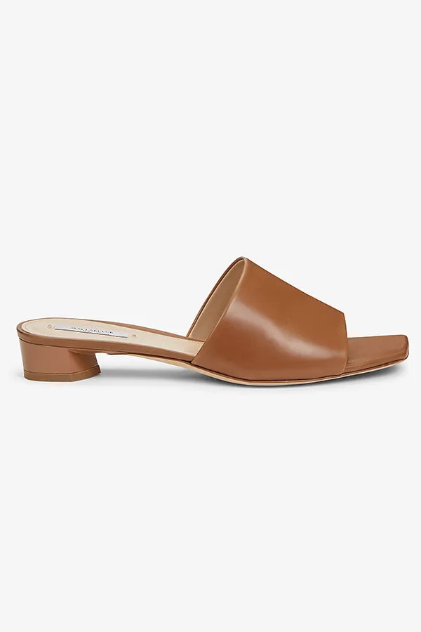 Carter Slide - Kidskin :: Cognac