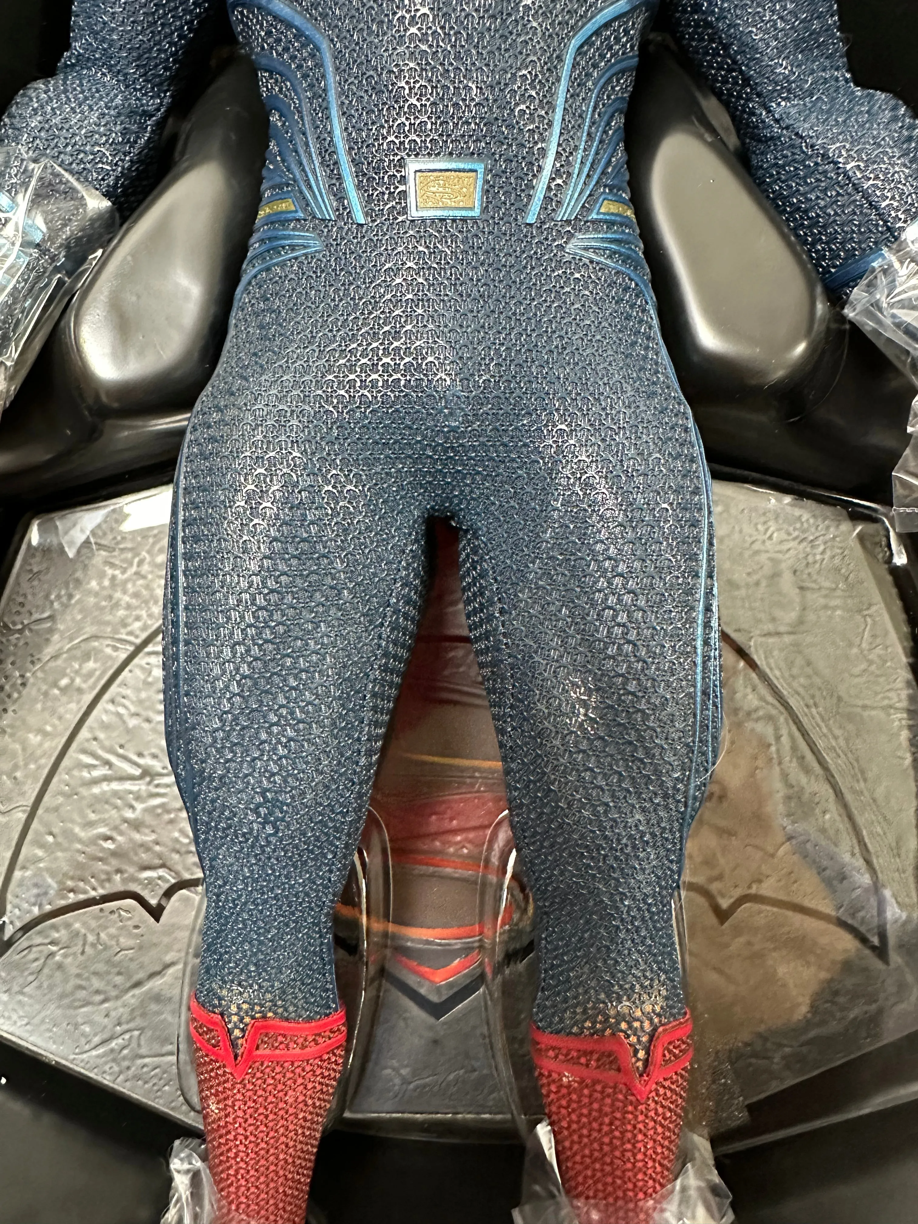 Hottoys Hot Toys 1/6 Scale MMS343 MMS 343 Batman v Superman Dawn of Justice - Superman (Normal Edition) Action Figure USED