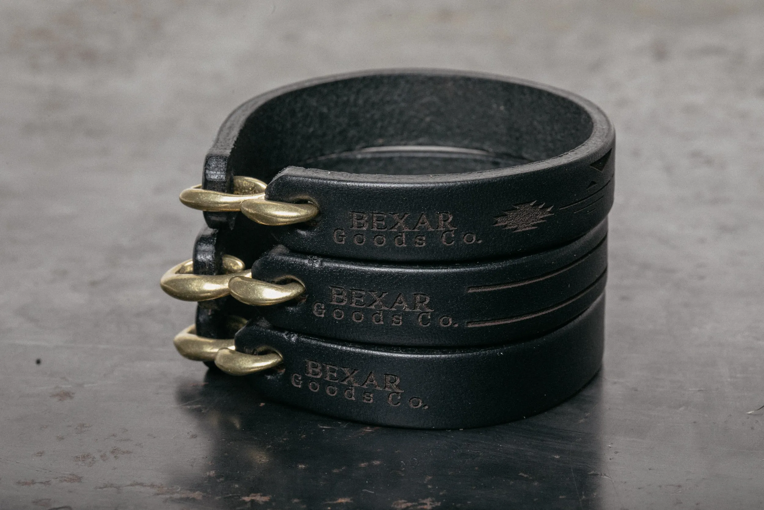 S-Curve Cuff Black