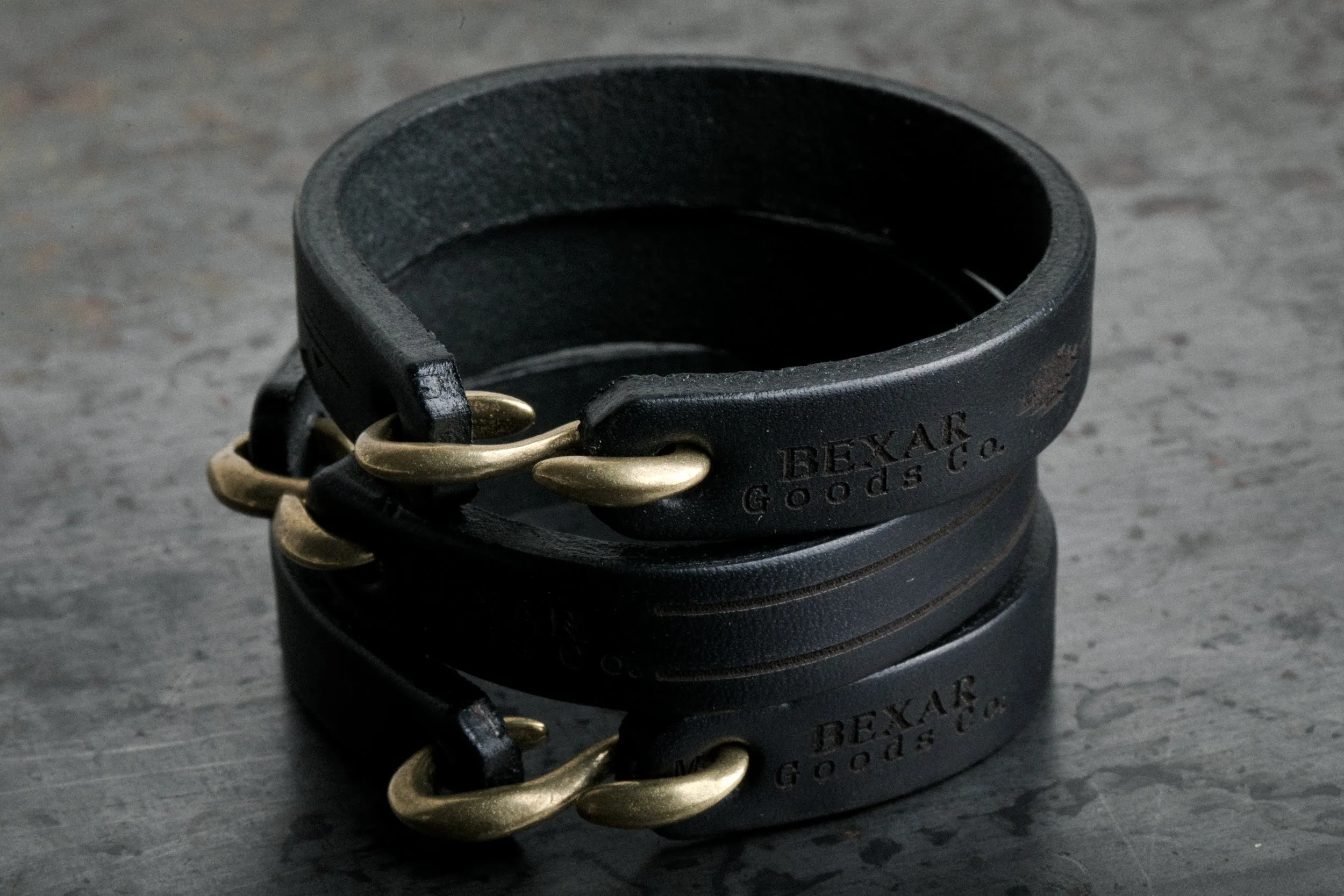 S-Curve Cuff Black